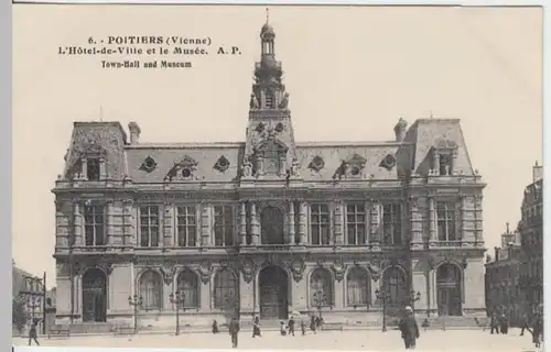 (7552) AK Poitiers, Rathaus, Museum, vor 1945