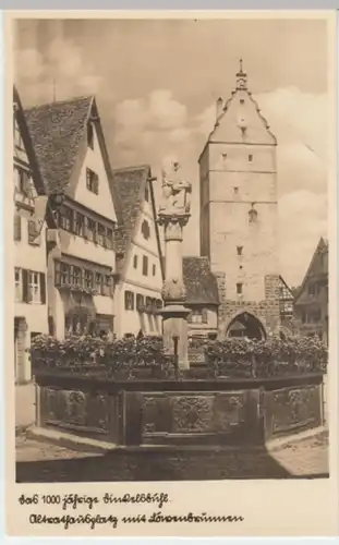 (3110) Foto AK Dinkelsbühl, Altrathausplatz, Löwenbrunnen 1942