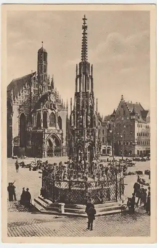 (5938) AK Nürnberg, Schöner Brunnen, Frauenkirche, vor 1945