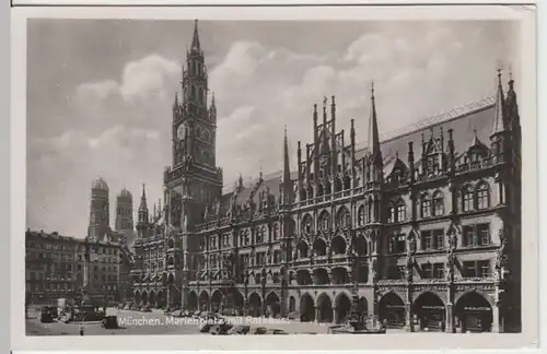 (5833) Foto AK München, Marienplatz mit rathaus 1940