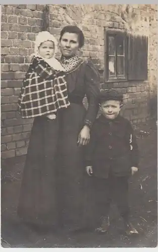 (5308) Foto AK  Mutter mit Kindern, vor 1945