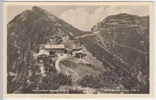 (5108) Foto AK Kochel am See, Herzogstand, Häuser, Gipfel