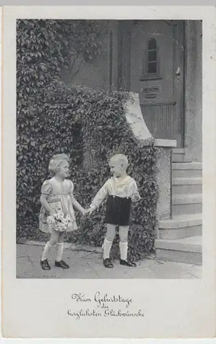 (3503) AK Geburtstag, Kinderpärchen vor haustür 1942