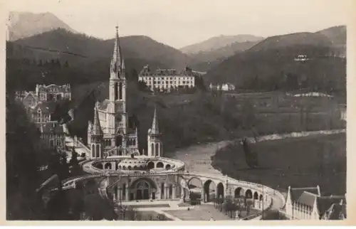 (1813) AK Lourdes, Basilika 1948