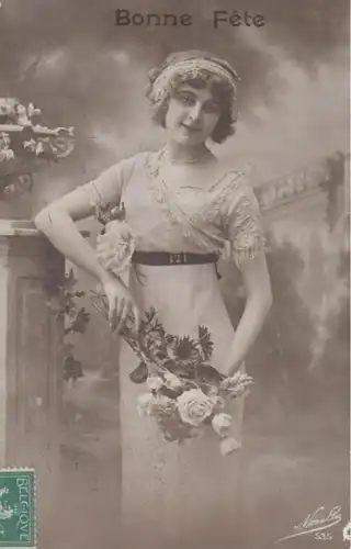 (1699) AK Glückwunsch, Bonne Fete, junge Frau mit Blumenstrauß 1913