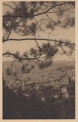 (555) AK Cannes, Panorama