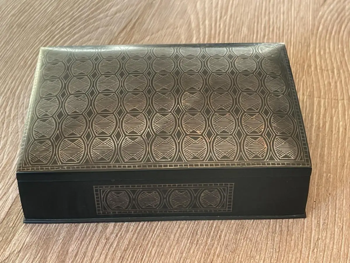 Antike indische Schmuckschatulle Bidriware mit Intarsien aus Silberdraht 1920er 0