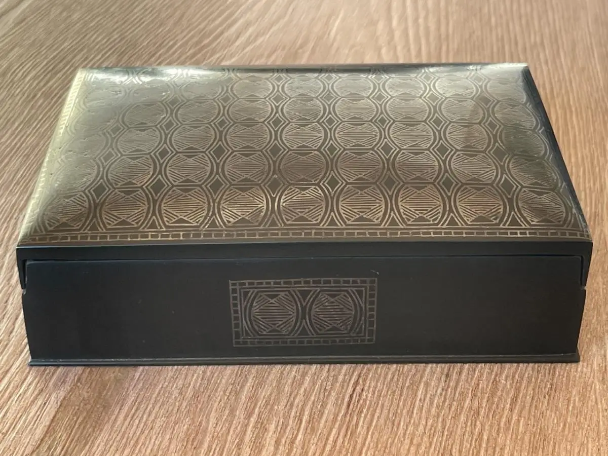 Antike indische Schmuckschatulle Bidriware mit Intarsien aus Silberdraht 1920er 3
