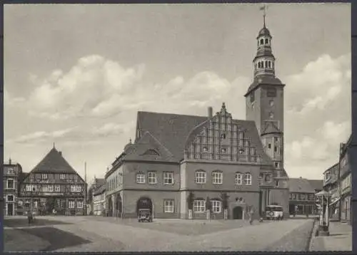 Gardelegen, Markt - Rathausseite und "Deutsches Haus" - 411544