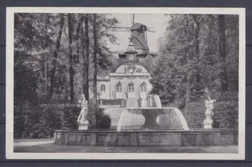 Potsdam, Sanssouci, Glockenfontäne mit historische Mühle - 402849