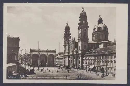 München, Odeonsplatz mit Feldherrnhalle u. Theatiner Kirche - 403001