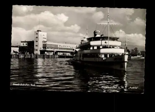 Friedrichshafen/Bod., Hafenbahnhof und M.S. "Austria" - 414498