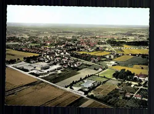 Großburgwedel, Blick auf den Ort, Luftbild - 417656