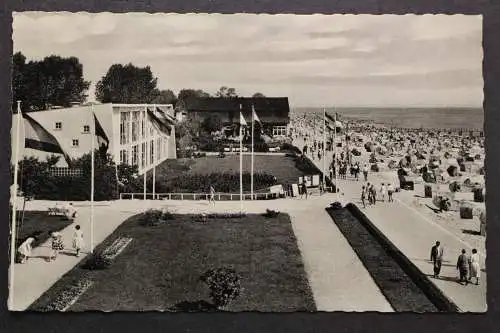 Grömitz, Ostseeheilbad, Kurmittelhaus mit Strand und Promenade - 422049