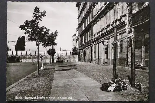 Berlin, Bernauer Straße nach dem 13. August 1961 - 423260