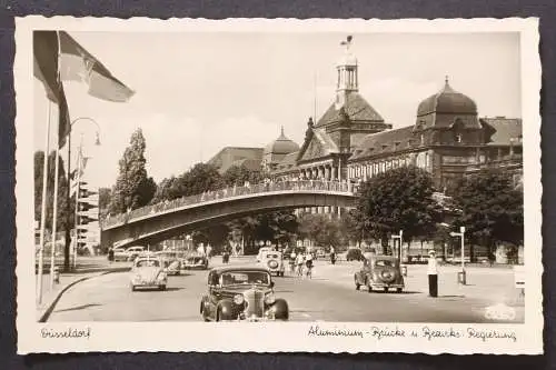 Düsseldorf, Aluminium-Brücke und Bezirks-Regierung - 423534