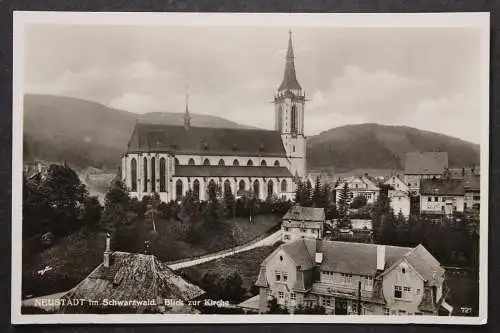 Neustadt im Schwarzwald, Blick zur Kirche - 424227