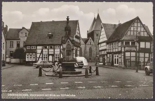 Obernkirchen, Marktplatz mit Blick zur Stiftskirche - 404437