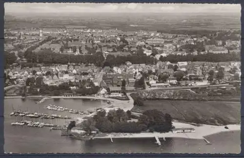 Schleswig an der Schlei, Blick auf den Bootshafen und Ort - 412191