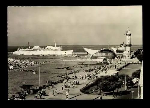 Warnemünde, Fährschiff "Warnemünde" und Gaststätte "Teepott" - 414574