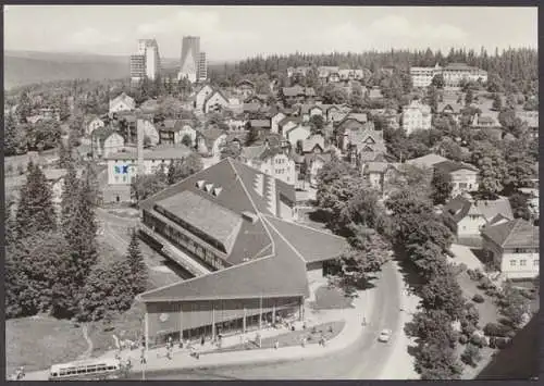 Oberhof, Ortsansicht mit HOG "Oberer Hof" und Interhotel "Panorama" - 410543