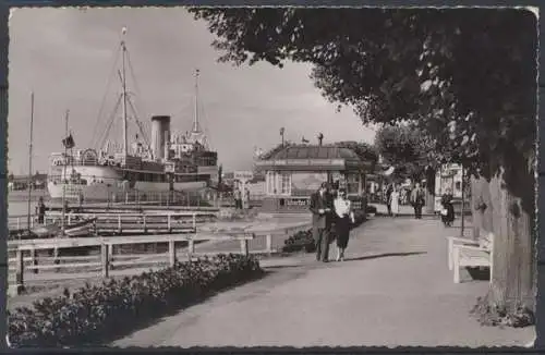 Ostseebad Travemünde, Promenade mit MS "Dania" - 411905