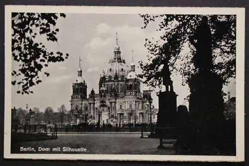 Berlin, Dom mit Silhouette - 422388