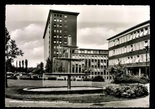 Dortmund, Brunnen am VEW-Haus und Stadthaus - 413404