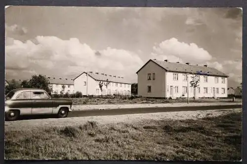 Friedrichsgabe OT v. Norderstedt, Auto, Mehrfamilienhäuser - 422387