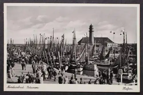 Büsum, Nordseebad, Hafen mit Booten und vielen Personen - 422914