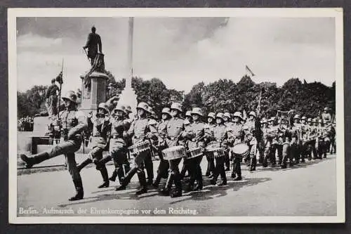 Berlin, Aufmarsch der Ehrenkompagnie vor dem Reichstag - 422898