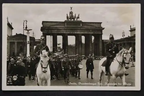 Berlin, Brandenburger Tor, Aufziehen der Wache - 423326