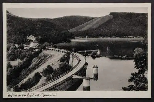 Urftsee, in der Eifel mit Sperrmauer - 422403