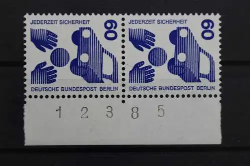 Berlin, MiNr. 409 A, senkrechtes Paar, Rand mit BZN, postfrisch - 641156