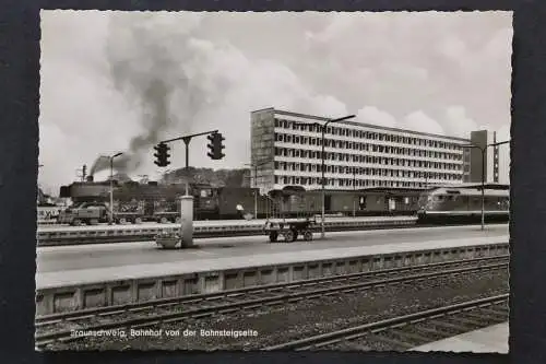 Braunschweig, Bahnhof von der Bahnsteigseite - 423024