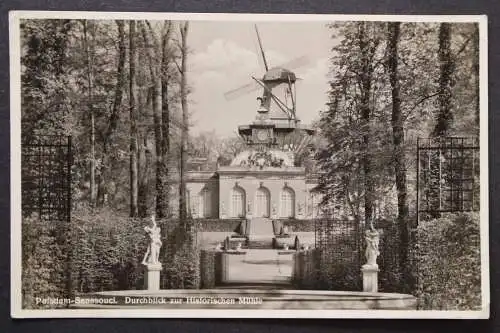 Potsdam, Sanssouci, Blick zur Historischen Mühle - 421244