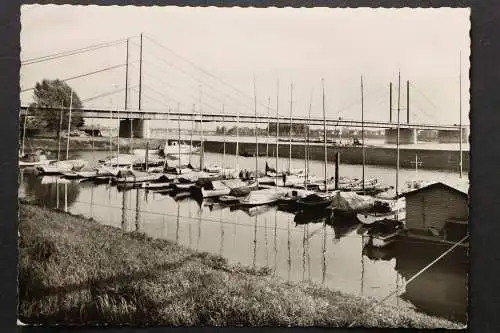 Düsseldorf, Nordbrücke mit Jachthafen - 421772