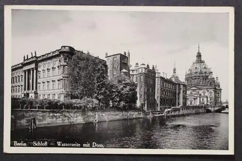 Berlin - Schloß - Wasserseite mit Dom - 422895