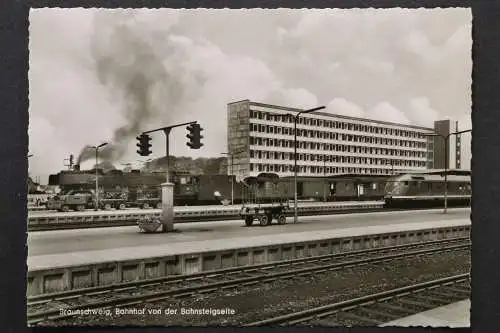 Braunschweig, Bahnhof von der Bahnsteigseite - 423255