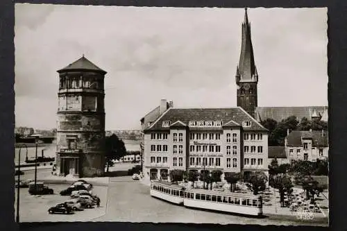 Düsseldorf, Burgplatz mit Schlossturm und Lambertuskirche - 422848