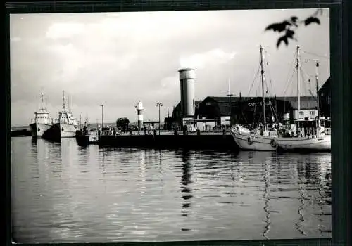 Eckernförde, Leuchtturm und Kriegsschiffe - 413000