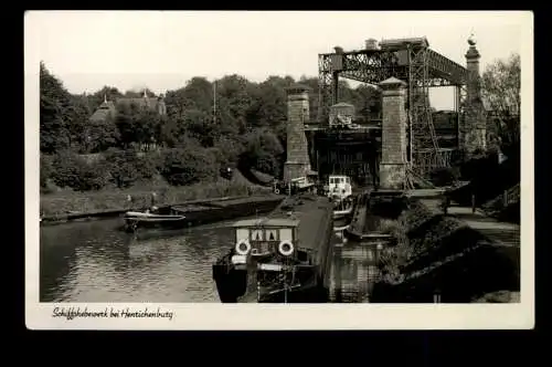 Schiffshebewerk bei Henrichenburg, Boote an der Schleuse - 420297