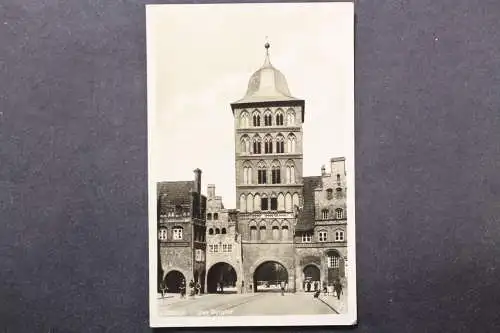 Lübeck, Das Burgtor - 424172