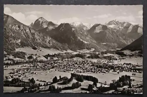 Oberstdorf, im Allgäu, Blick zum Ort mit seiner herrlichen Bergwelt - 424497