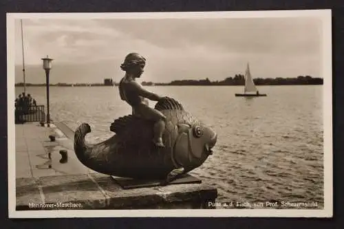 Hannover-Maschsee, Putte a. d. Fisch, von Prof. Scheuernstuhl - 425242