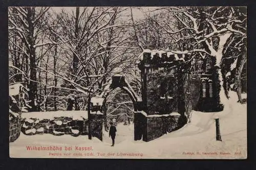 Wilhemshöhe bei Kassel, Partie vor dem südl. Tor der Löwenburg - 425323