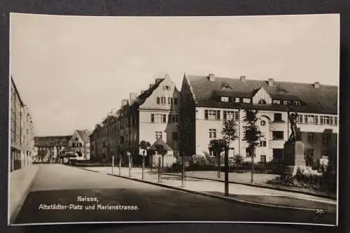 Neisse/Oberschlesien, Altstädter-Platz und Marienstrasse - 425554