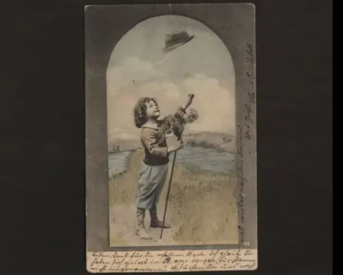 Junger, fröhlicher Wanderbursche - 400782