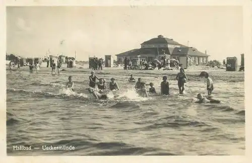 AK Haffbad Ueckermünde, Strand mit Gästen, 1933