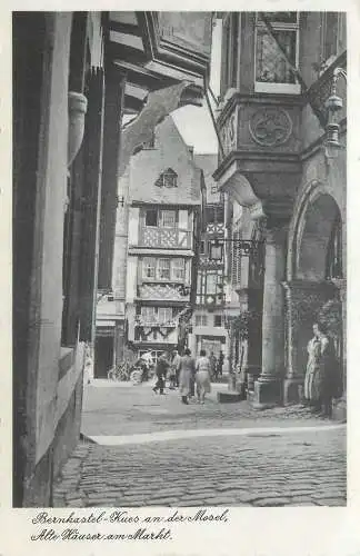 Ansichtskarte Bernkastel-Kues an der Mosel, Häuser am Markt